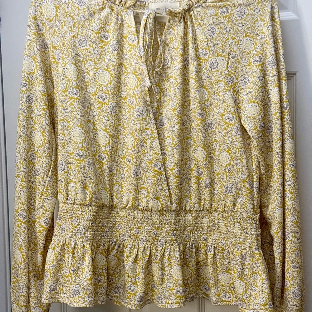 MELLODAY Floral Print Blouse in Yellow and Cream